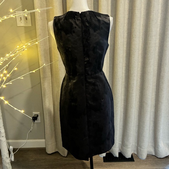 ✨ Ann Taylor LOFT Black & Charcoal Metallic Jacquard Sleeveless Sheath Dress 6✨ - Picture 6 of 12